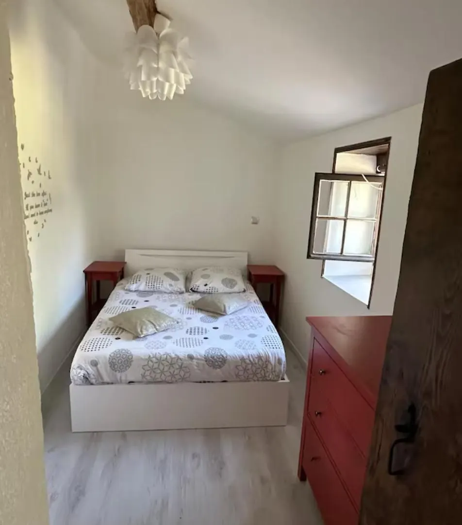 Gite Des Bourboul Grospierres Holiday home